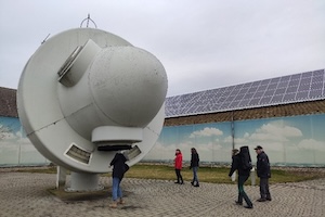 Windrad-Gondel im Hof des Neue Energien Forums in Feldheim_c_Eva Greiner_300x200