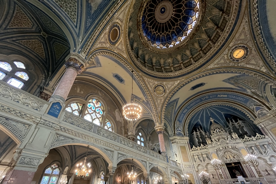 The Szeged Synagogue (interior)