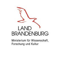 Logo des MWFK Brandenburg, stilisierter roter Adler mit Schriftzug Land Brandenburg und Namenszusatz des Ministeriums